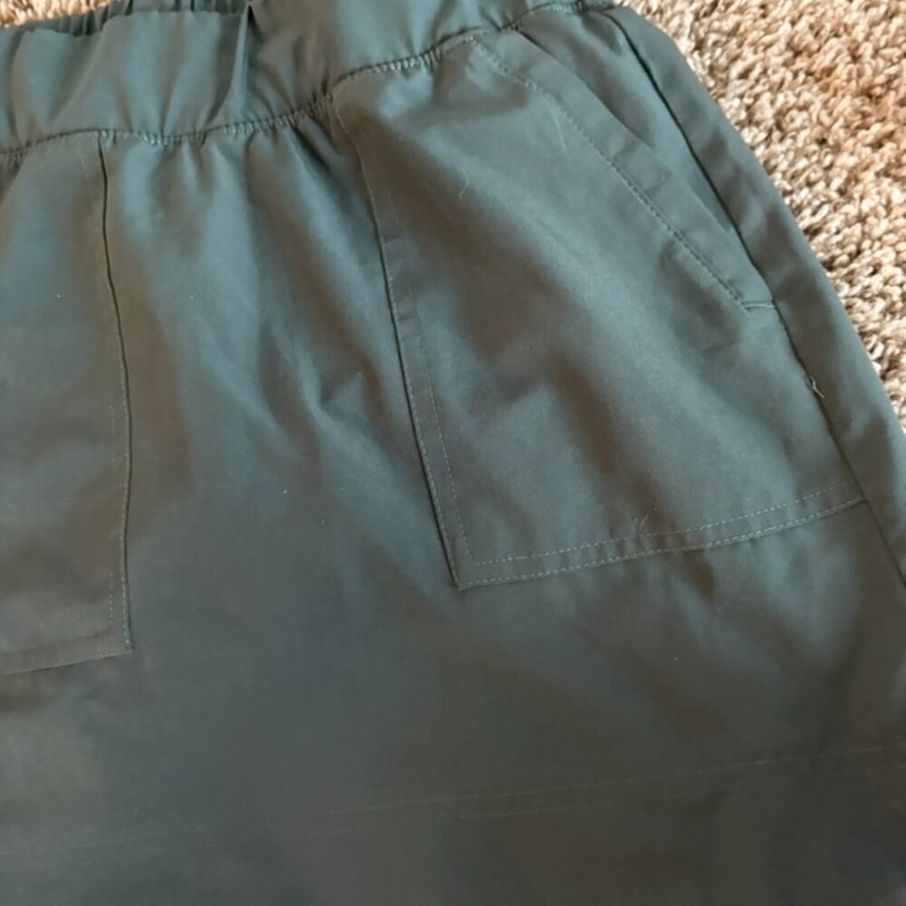 Stylish Green Mini Skirt - Picture 2 of 3